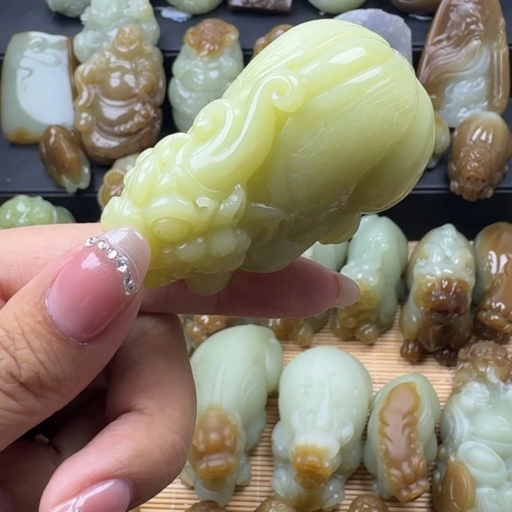 未镶嵌和田玉把件