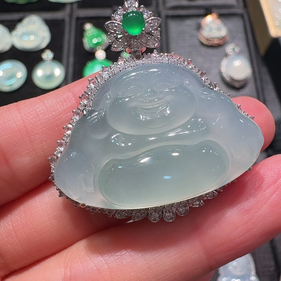 翡翠18K金镶嵌颈饰冰种大佛公