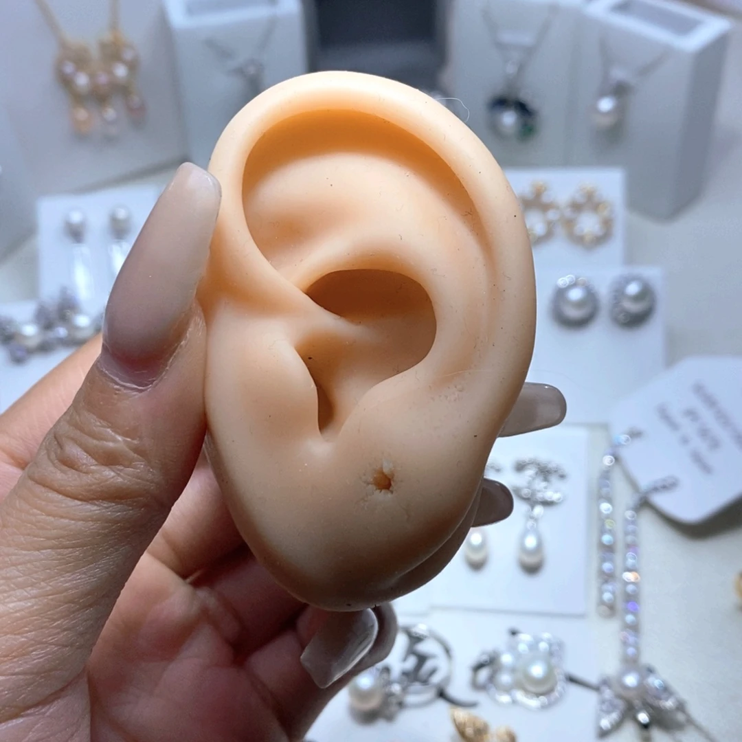 淡水珍珠耳饰未镶嵌