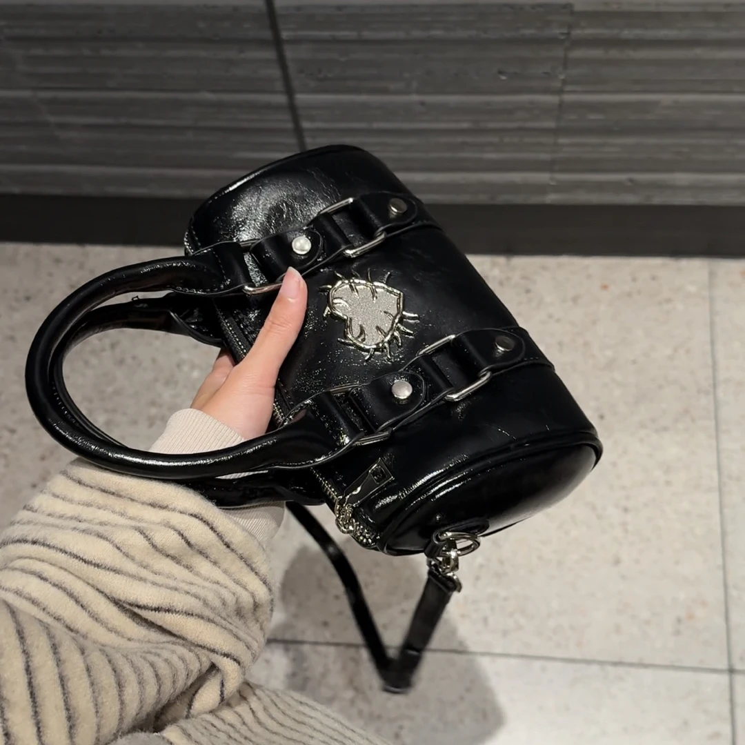 2025新款爱心韩系ins黑色高级感包女小众质感百搭单肩斜挎手提包