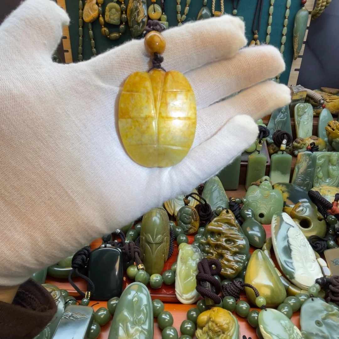 岫岩河磨玉（透闪石质玉）未镶嵌颈饰