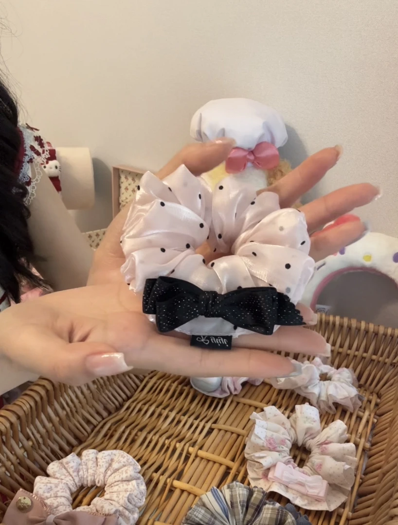 依依手作黑天鹅肠圈