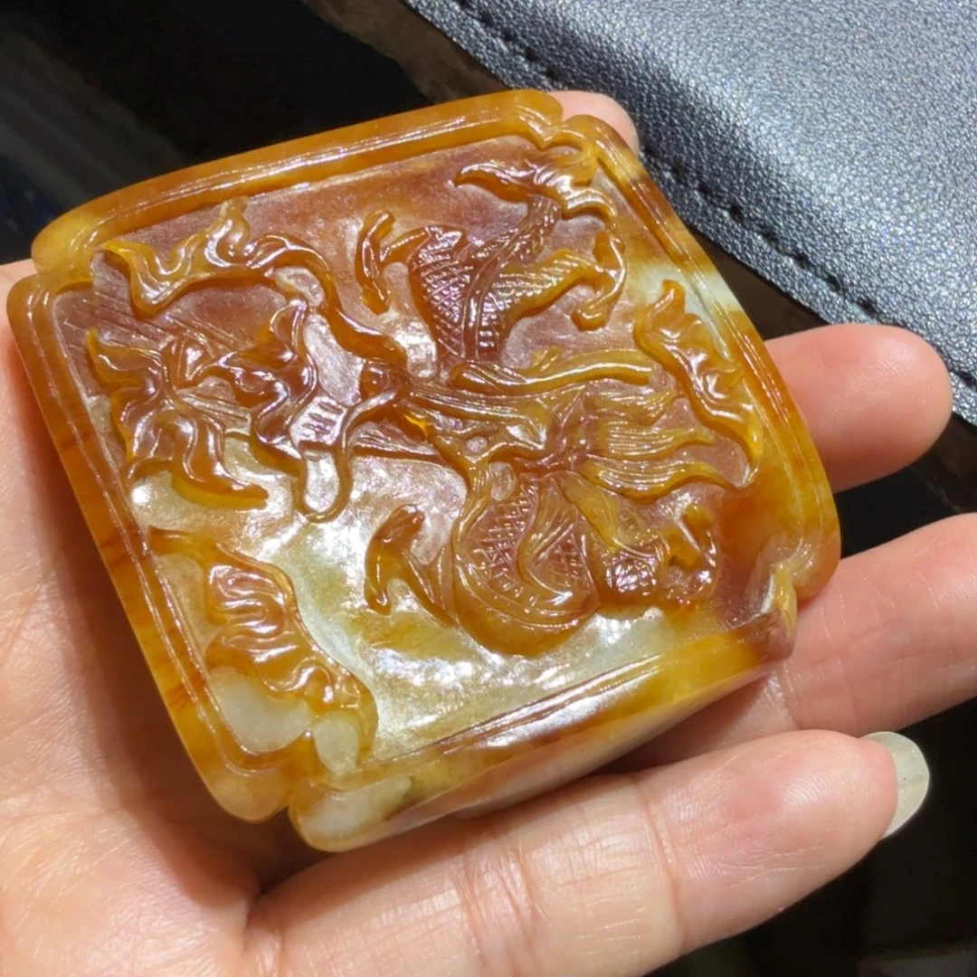 翡翠未镶嵌颈饰龙佩