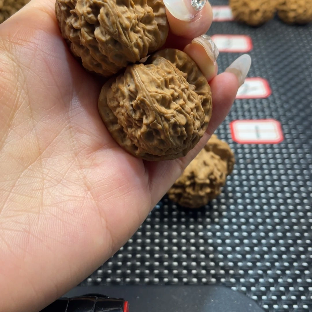 9*1秦岭小王文玩核桃