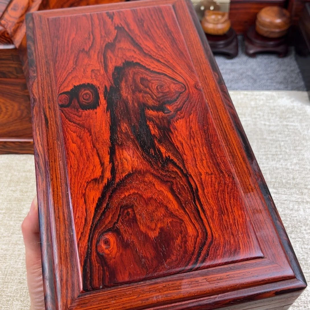 微凹黄檀（南美大红酸枝）