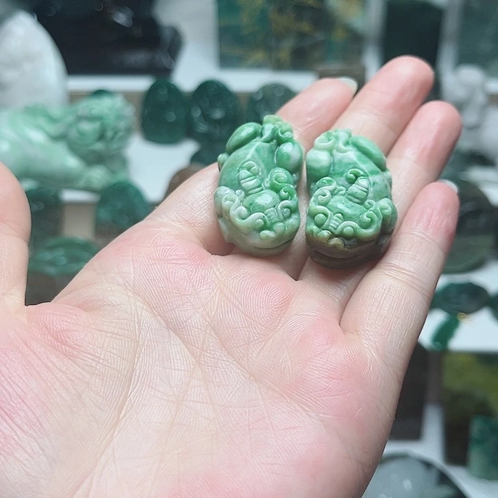 独山玉未镶嵌吊坠