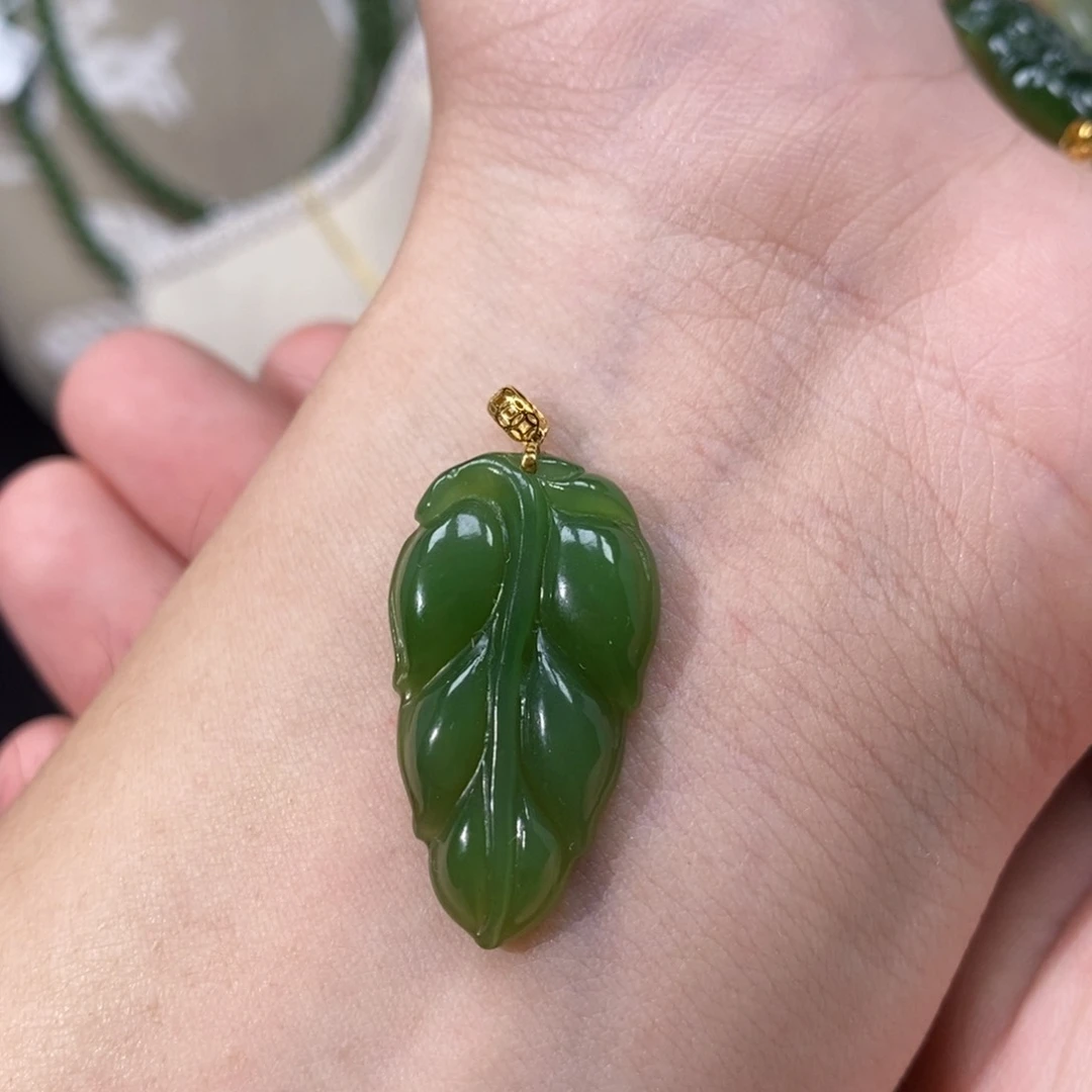 和田玉18K金镶嵌吊坠(赠链)安**奶