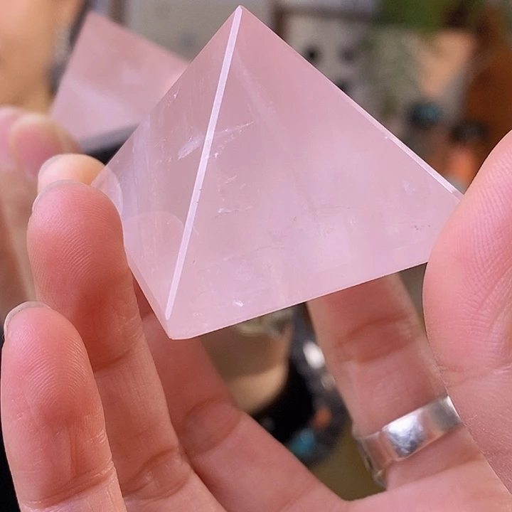 石材粉水晶金字塔