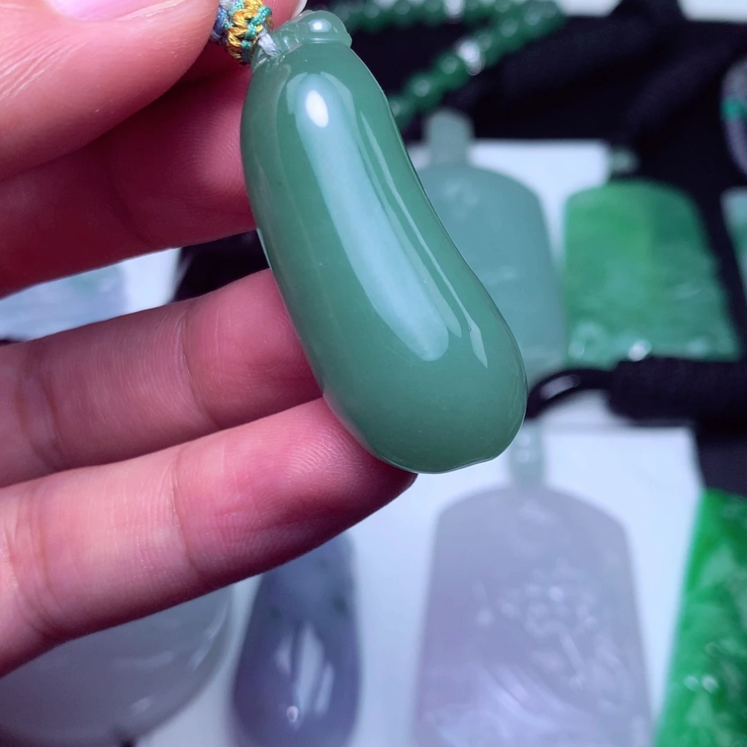 颈饰未镶嵌翡翠天然A货翡翠