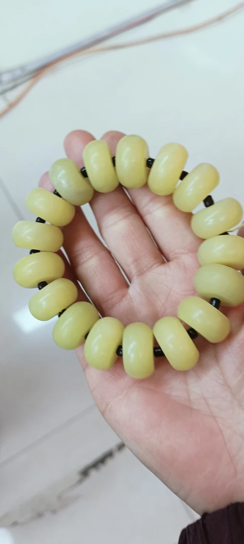 恋江南天然岫玉算盘珠手串