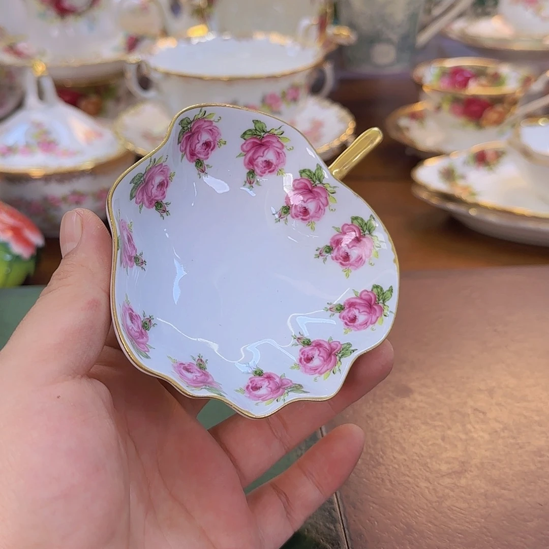 摆件欧洲瓷器收藏鉴赏博览