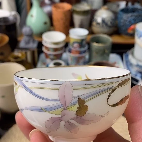 中古物品默认微瑕，谨慎参拍，满18包邮！