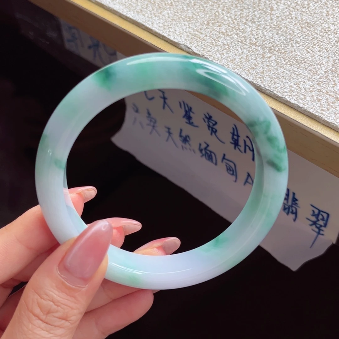 翡翠未镶嵌手镯手镯