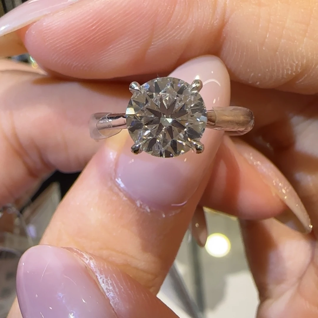 湘***儿铂Pt950镶嵌实验室培育钻石经典四爪1.5卡13圈