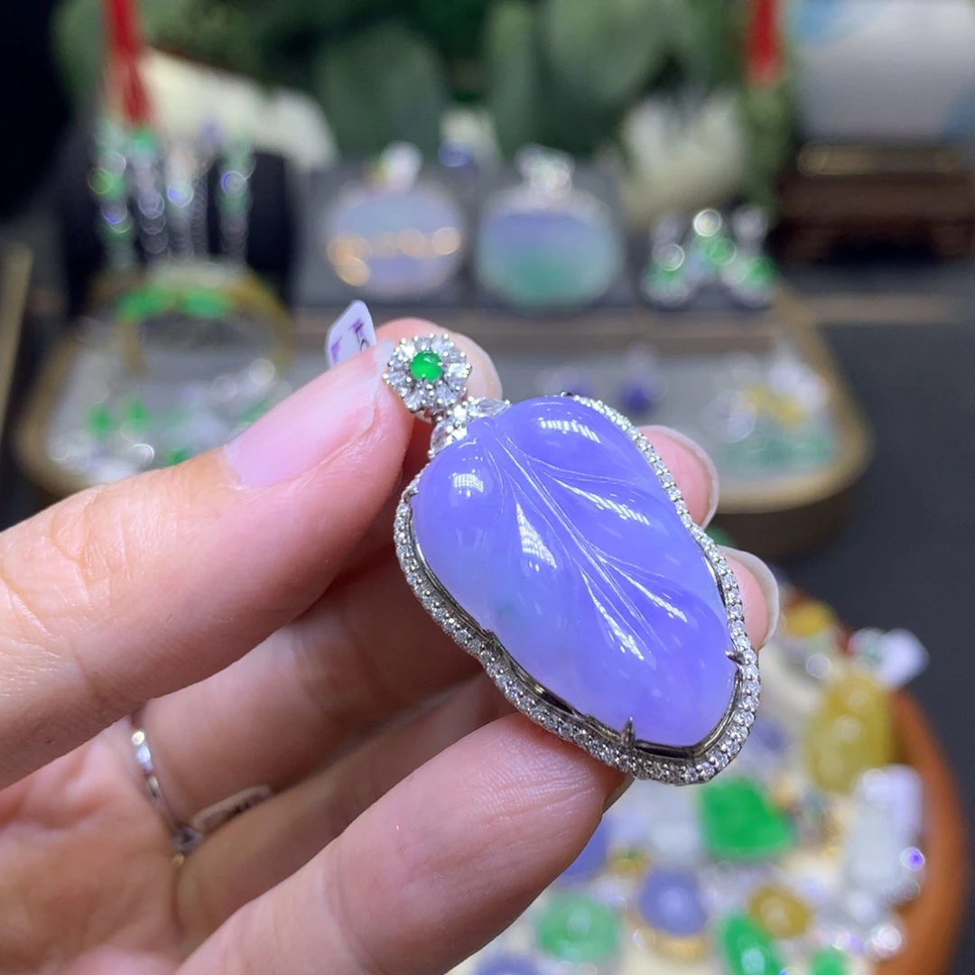 翡翠18K金镶嵌颈饰翡翠吊坠项链