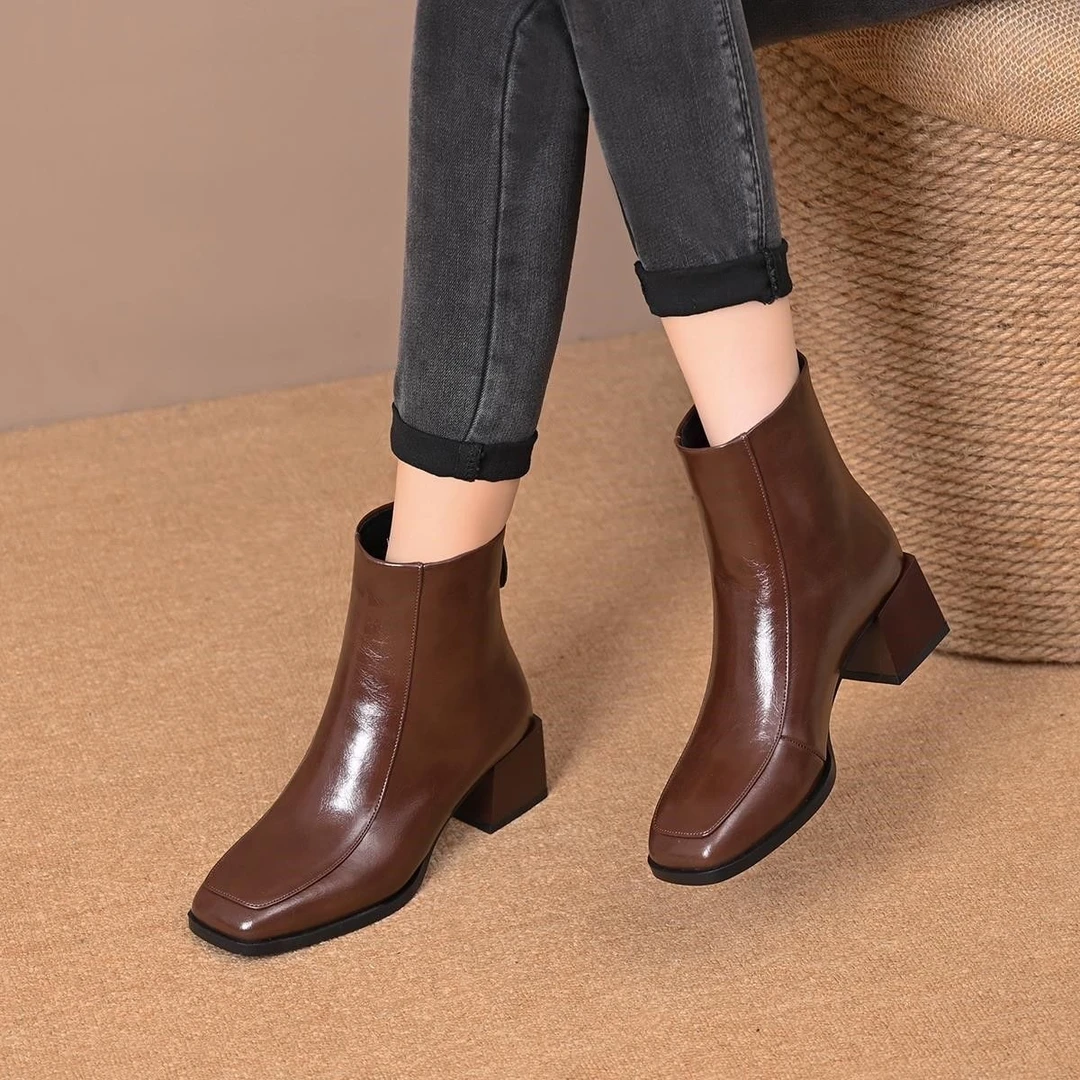 方头英伦马丁靴女百搭秋冬法式复古高跟短靴粗跟2025新款法式复古