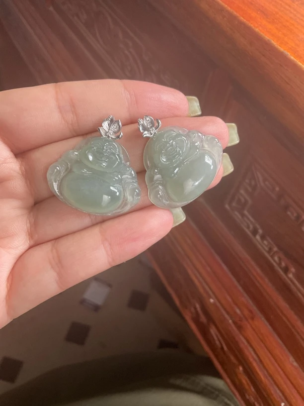 18 K金镶嵌翡翠佛公吊坠多样性发货只发一个