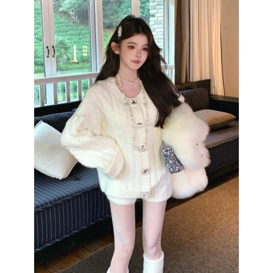 秋冬新款韩版加厚针织开衫短裤套装女宽松慵懒风休闲麻花毛衣套装