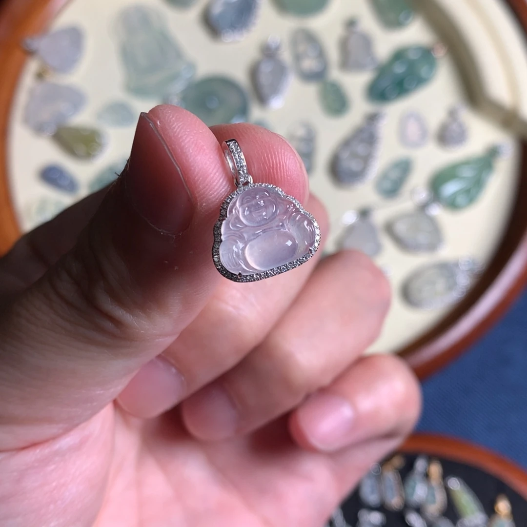 翡翠18K金镶嵌颈饰佛公