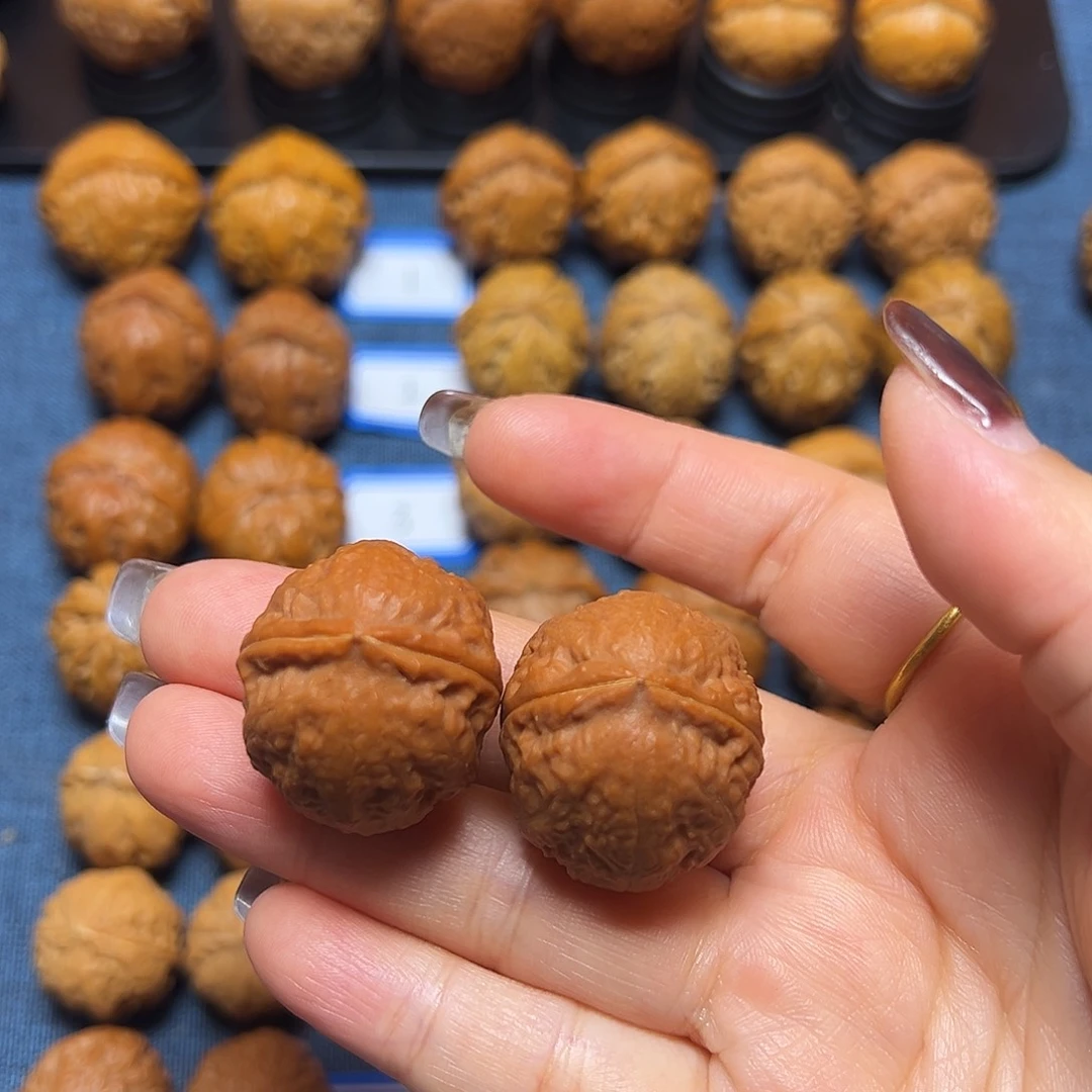 文玩核桃吊坠蜜桃28尺全品无修