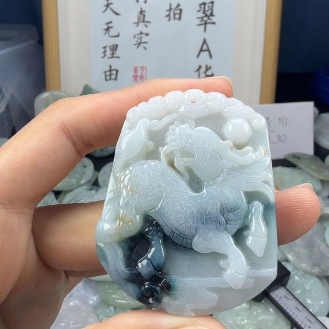 翡翠未镶嵌颈饰翡翠