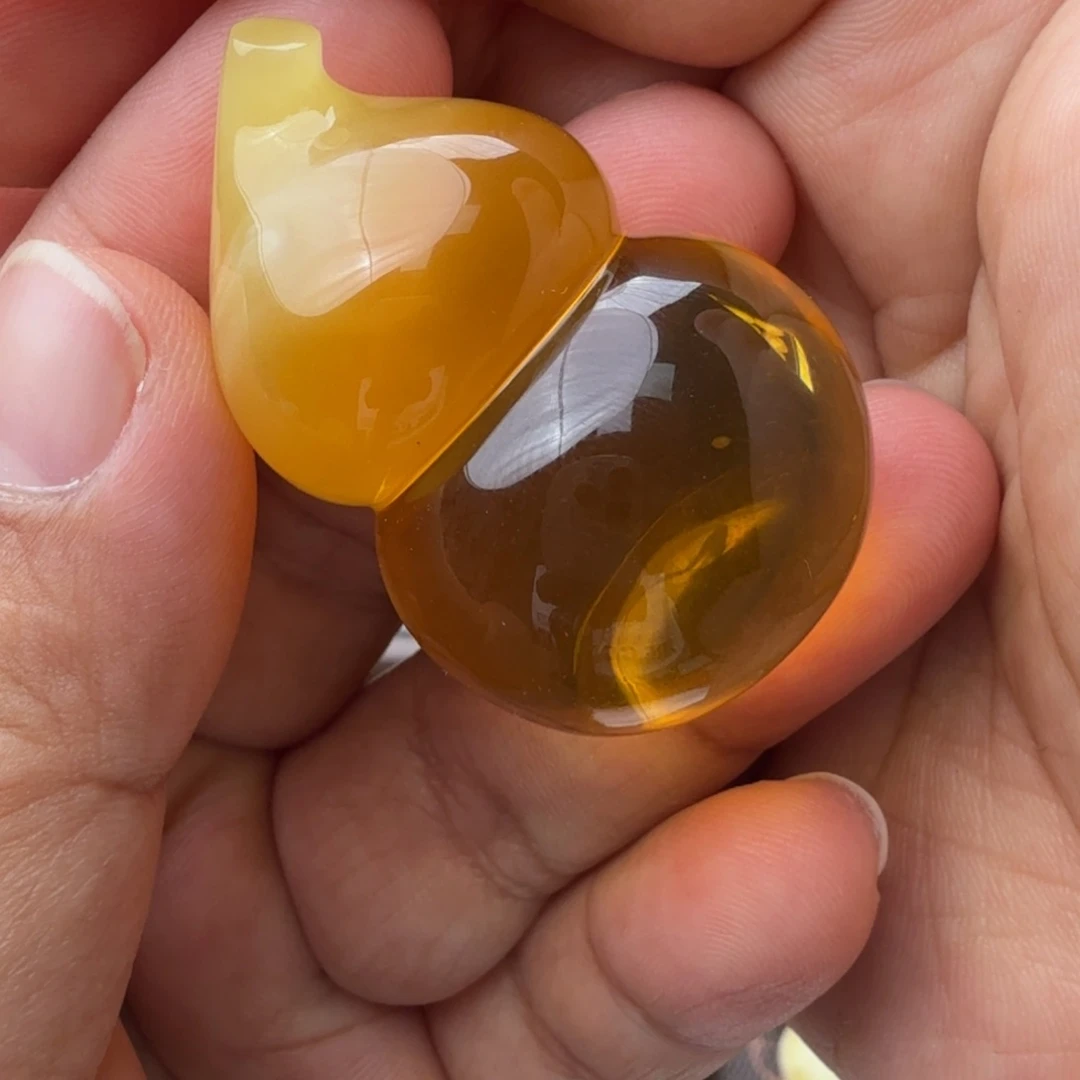 未镶嵌琥珀珠宝奇石云*?