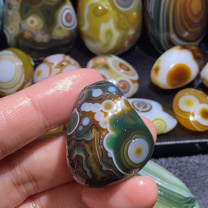 玛瑙/玉髓未镶嵌珠宝半成品67