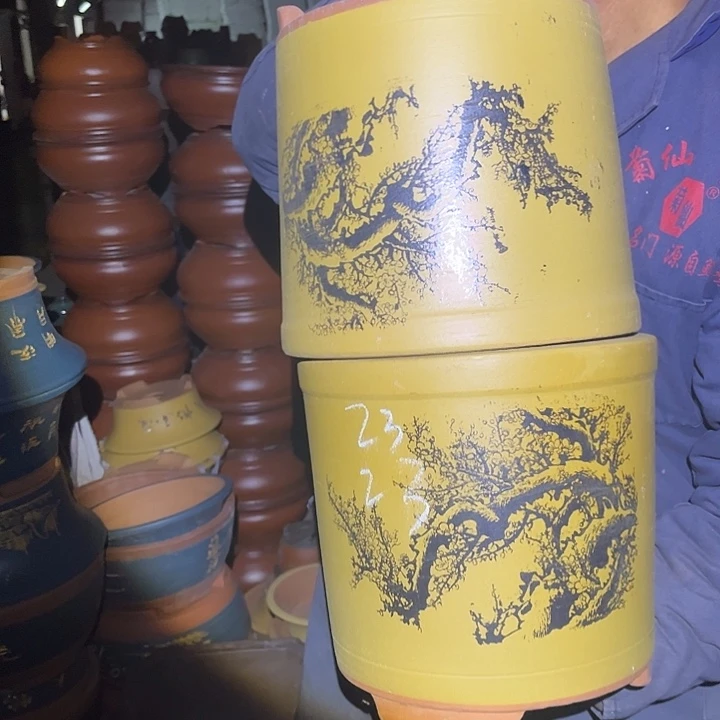 紫砂紫砂花盆和一