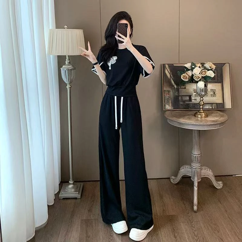 时髦休闲运动套装女夏2025洋气减龄显瘦正肩短袖高腰直筒裤两件套