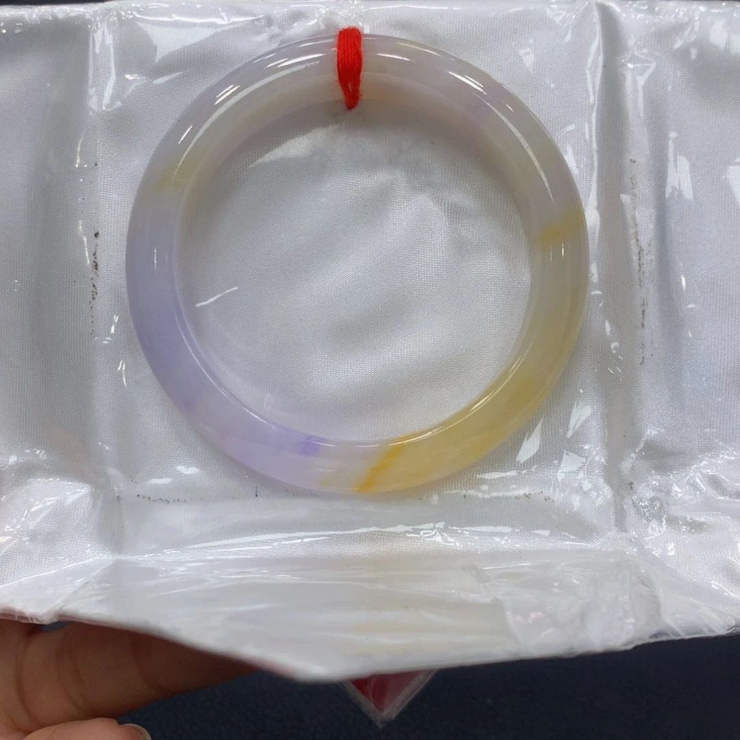 翡翠手镯未镶嵌翡翠