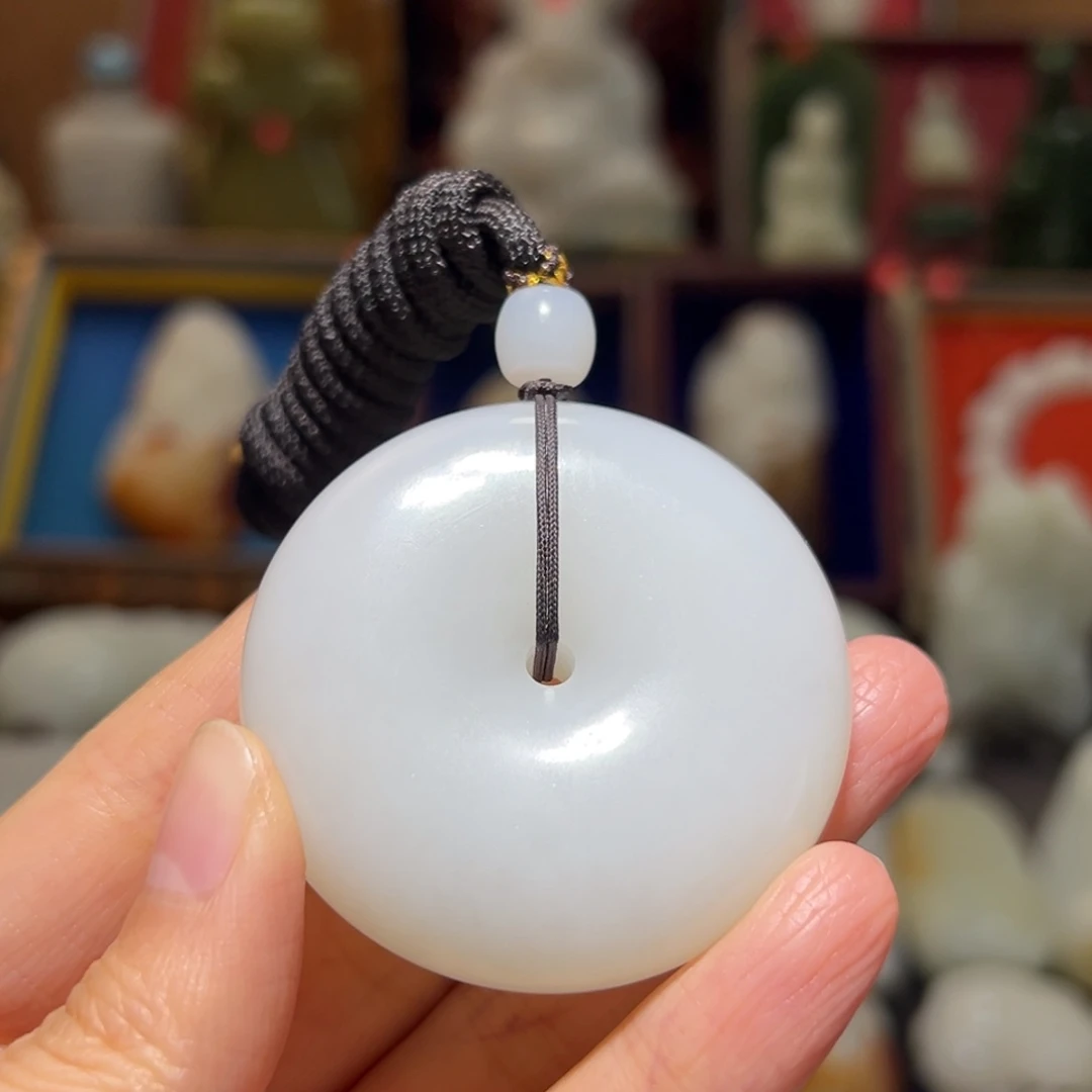 和***下和田玉未镶嵌挂件