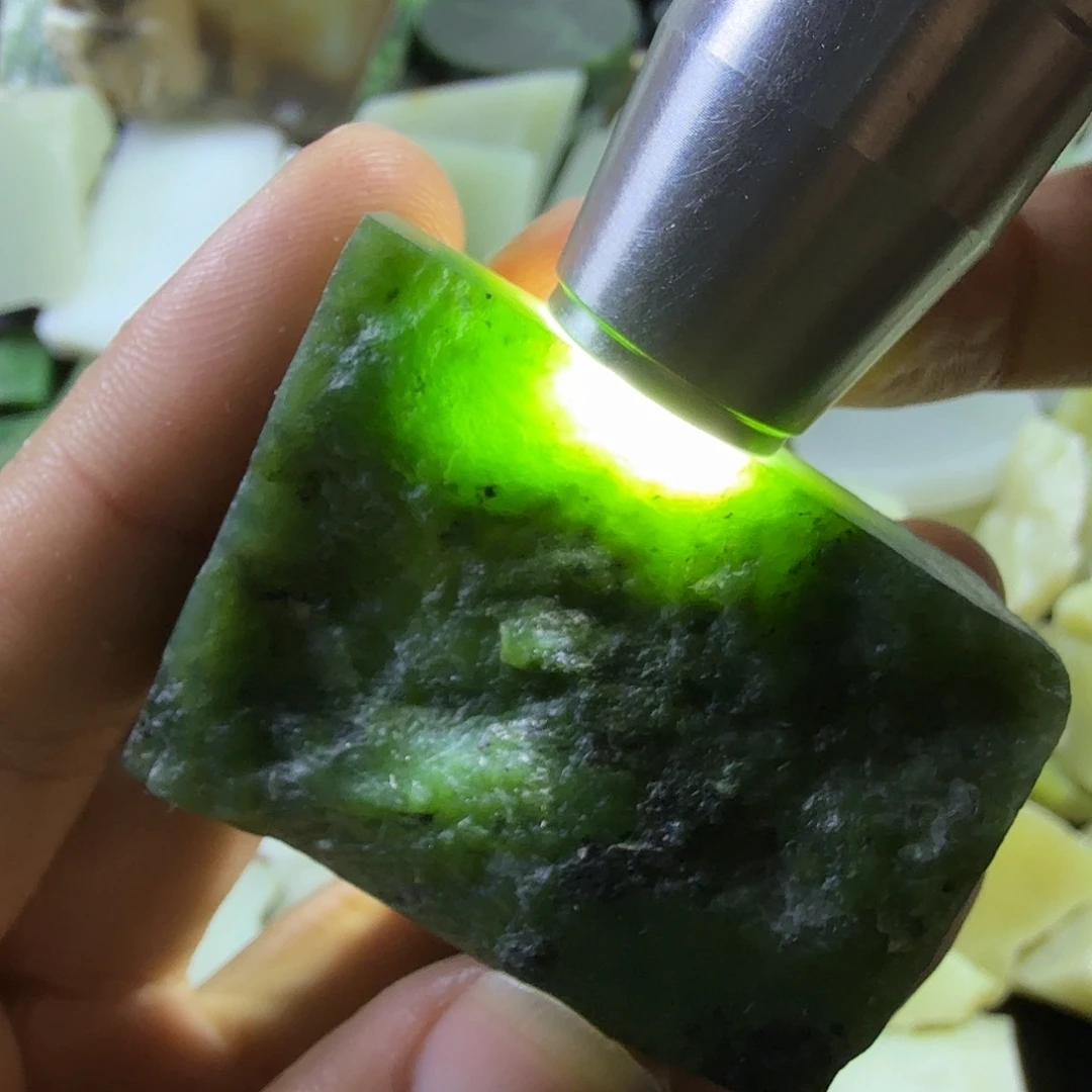 和田玉（糖玉）未镶嵌挂件