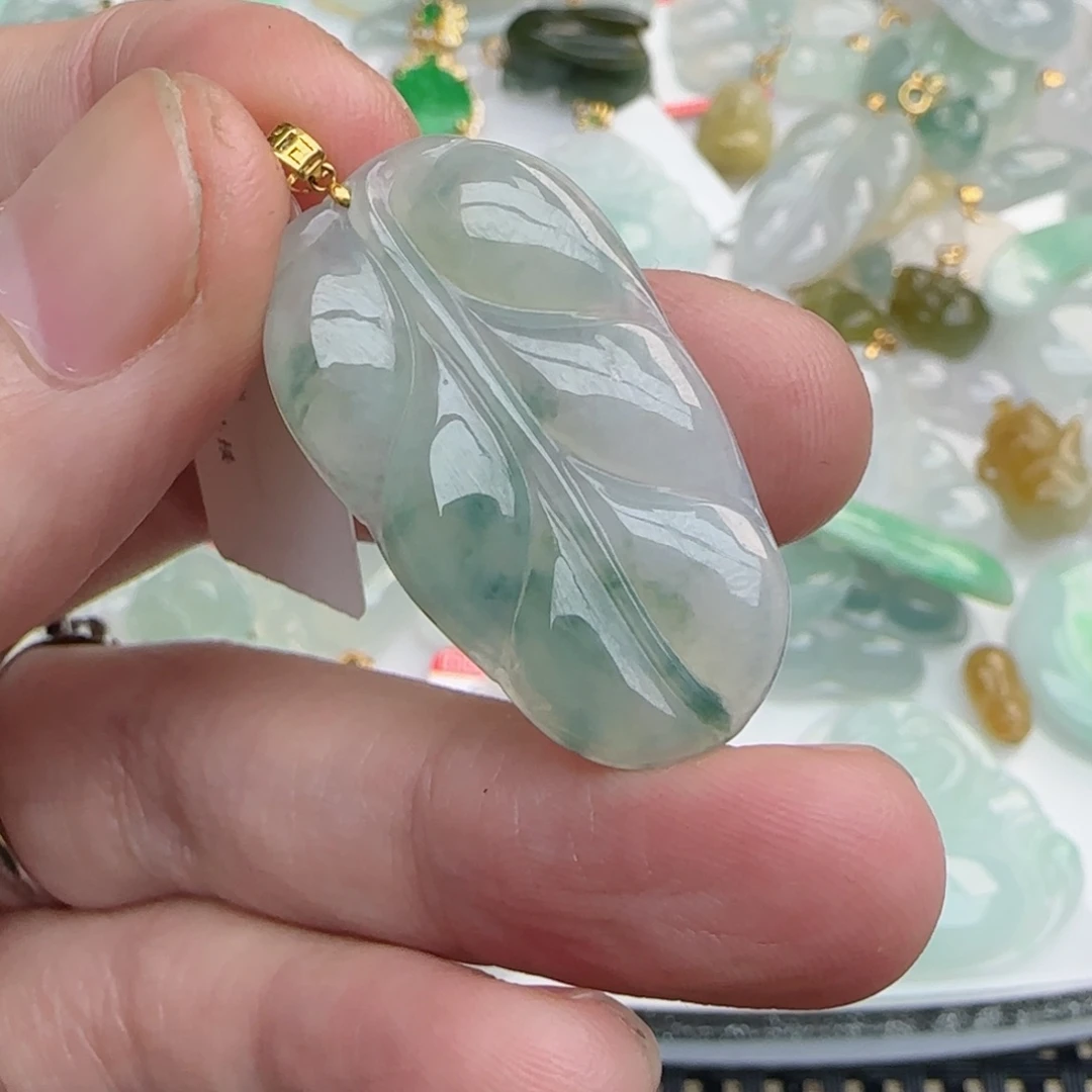 【闪购商品】翡翠颈饰18K金镶嵌叶子