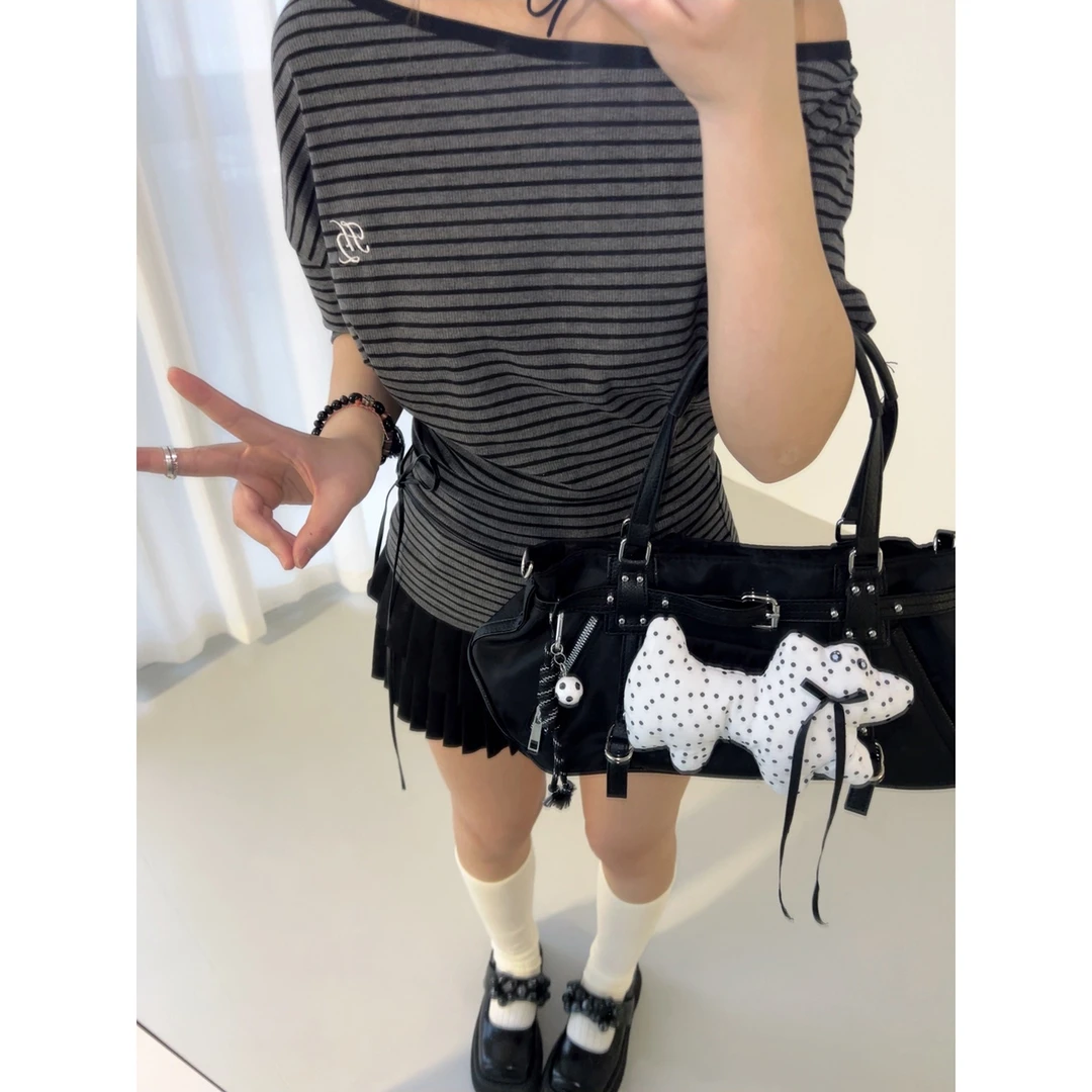 梦晓灵辣妹风条纹斜领露肩短袖t恤女夏季收腰设计感小众ins上衣