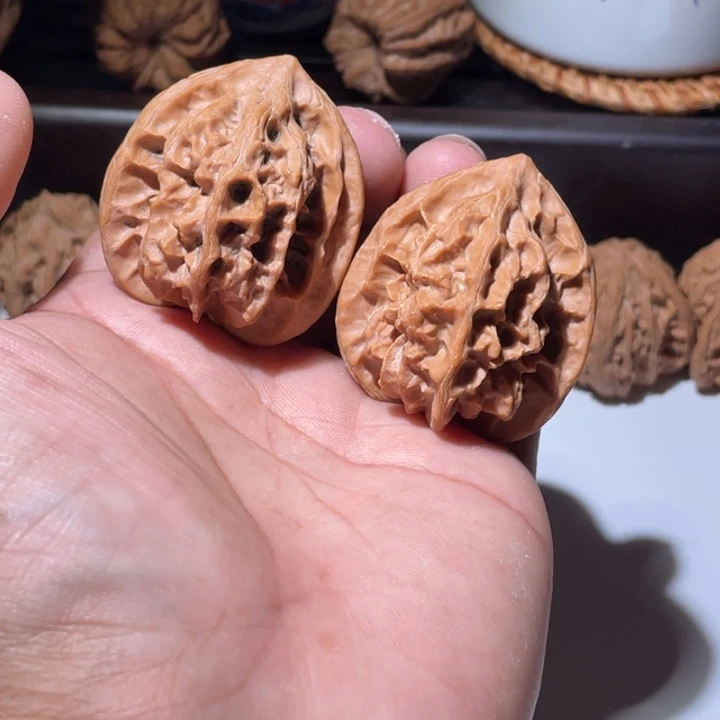 文玩核桃吊坠龙骨 41  虚 磕碰