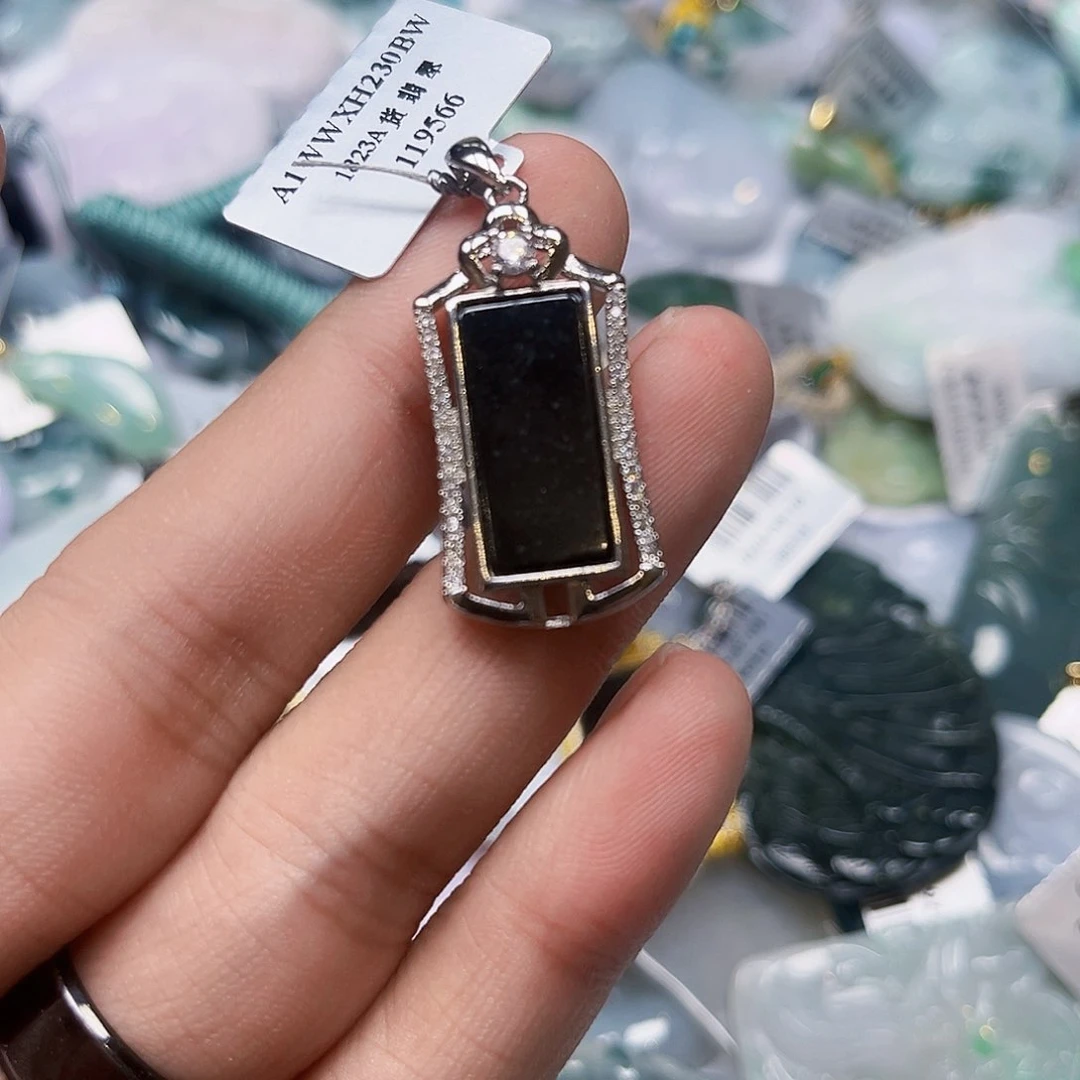 翡翠未镶嵌颈饰缅甸翡翠A货吊坠