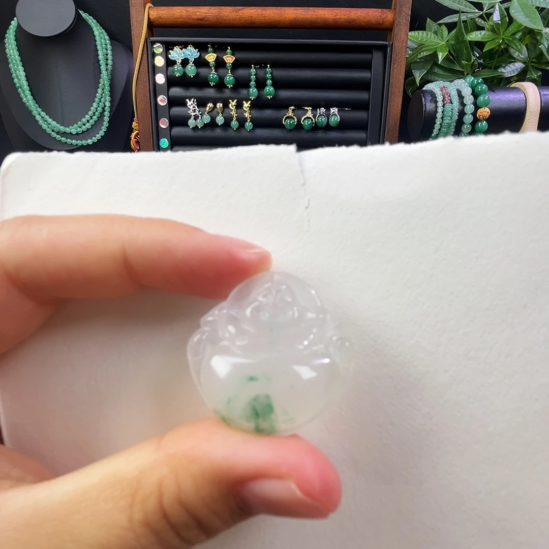 石英质玉合金颈饰