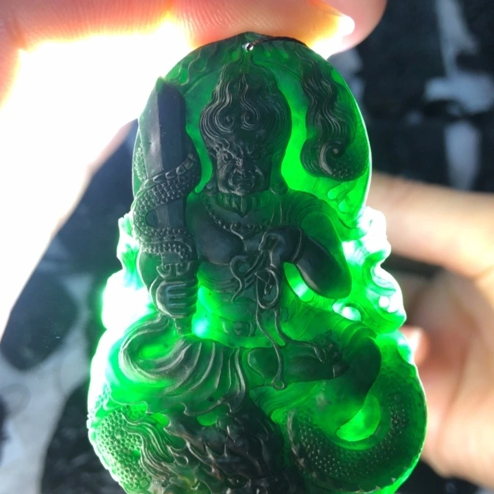 定制翡翠未镶嵌不动明王