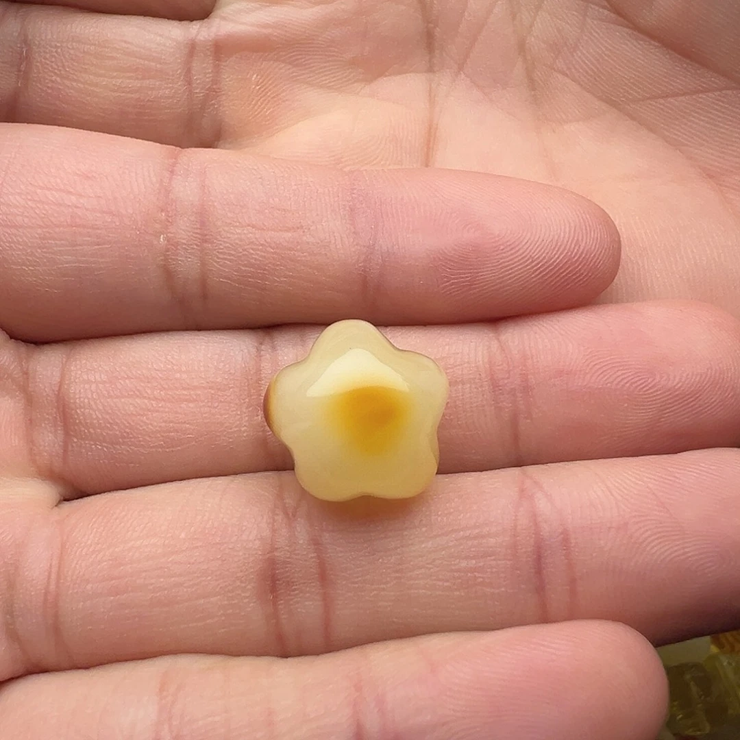 B***7蜜蜡未镶嵌颈饰星星（打孔不退换）