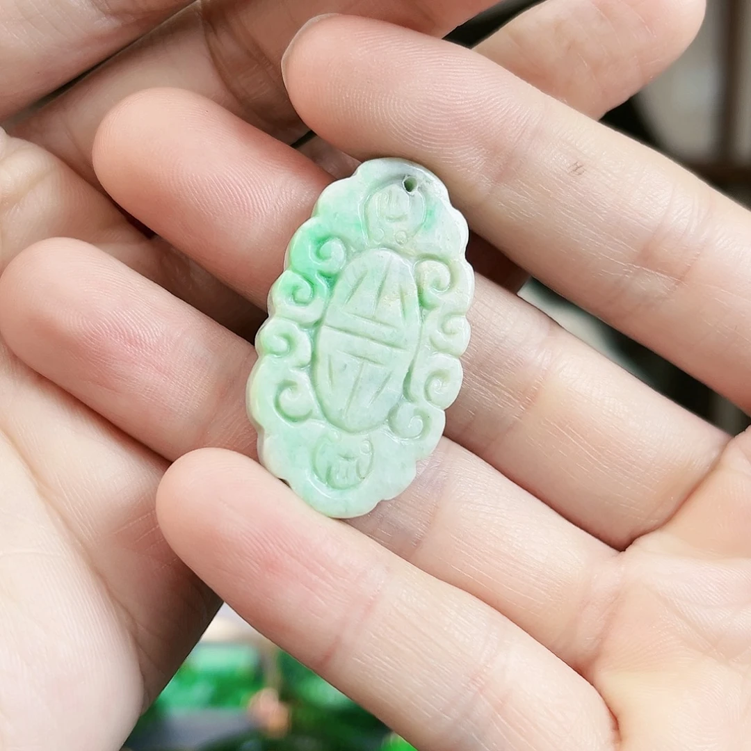 翡翠颈饰未镶嵌吊坠多样性