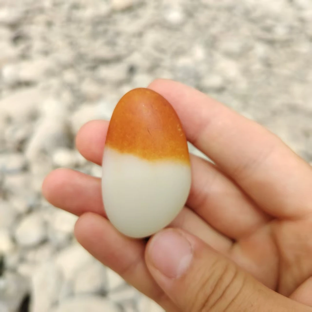无镶嵌红皮白肉吊坠
