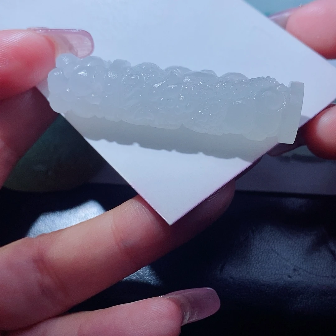 定制翡翠未镶嵌盘龙柱