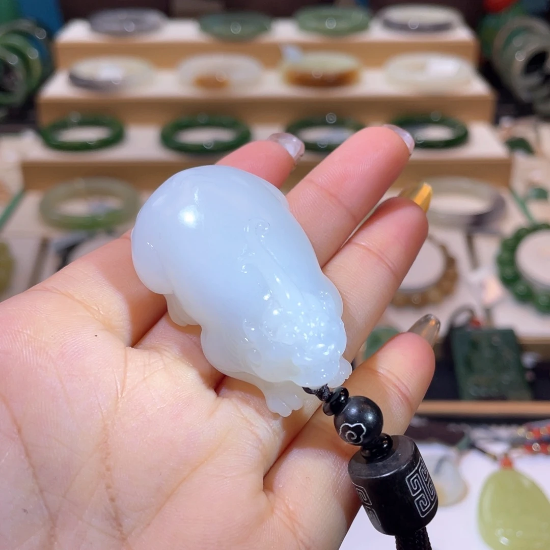 和田玉高品山流水大貔貅未镶嵌