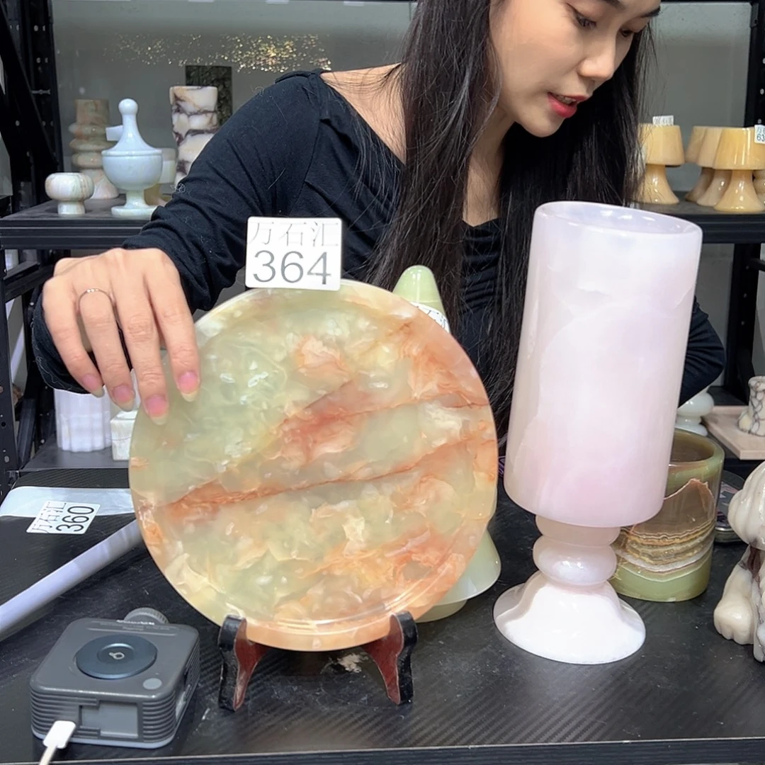 石材364红花冰玉摆件