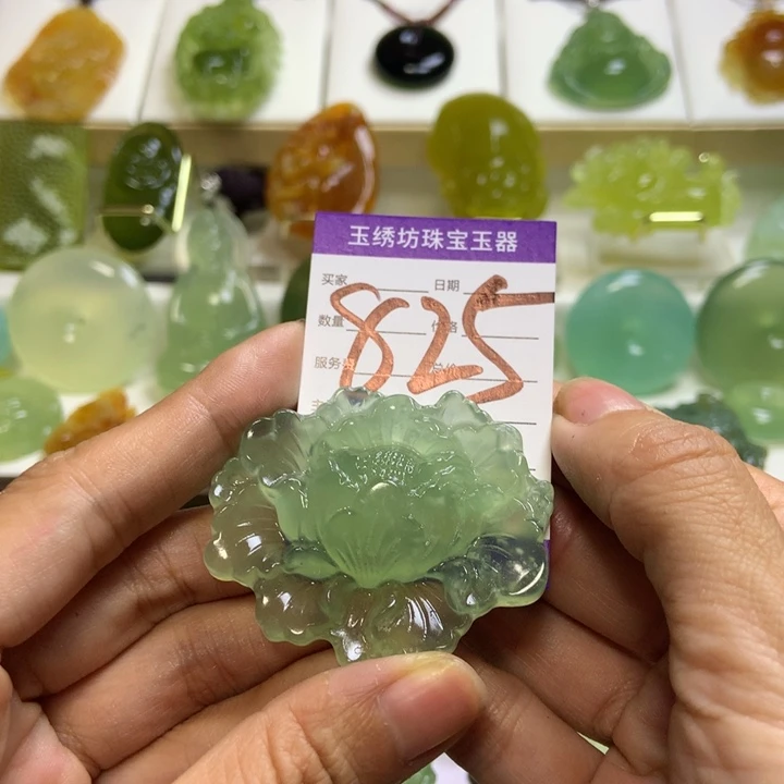 【闪购商品】蛇纹石玉未镶嵌颈饰