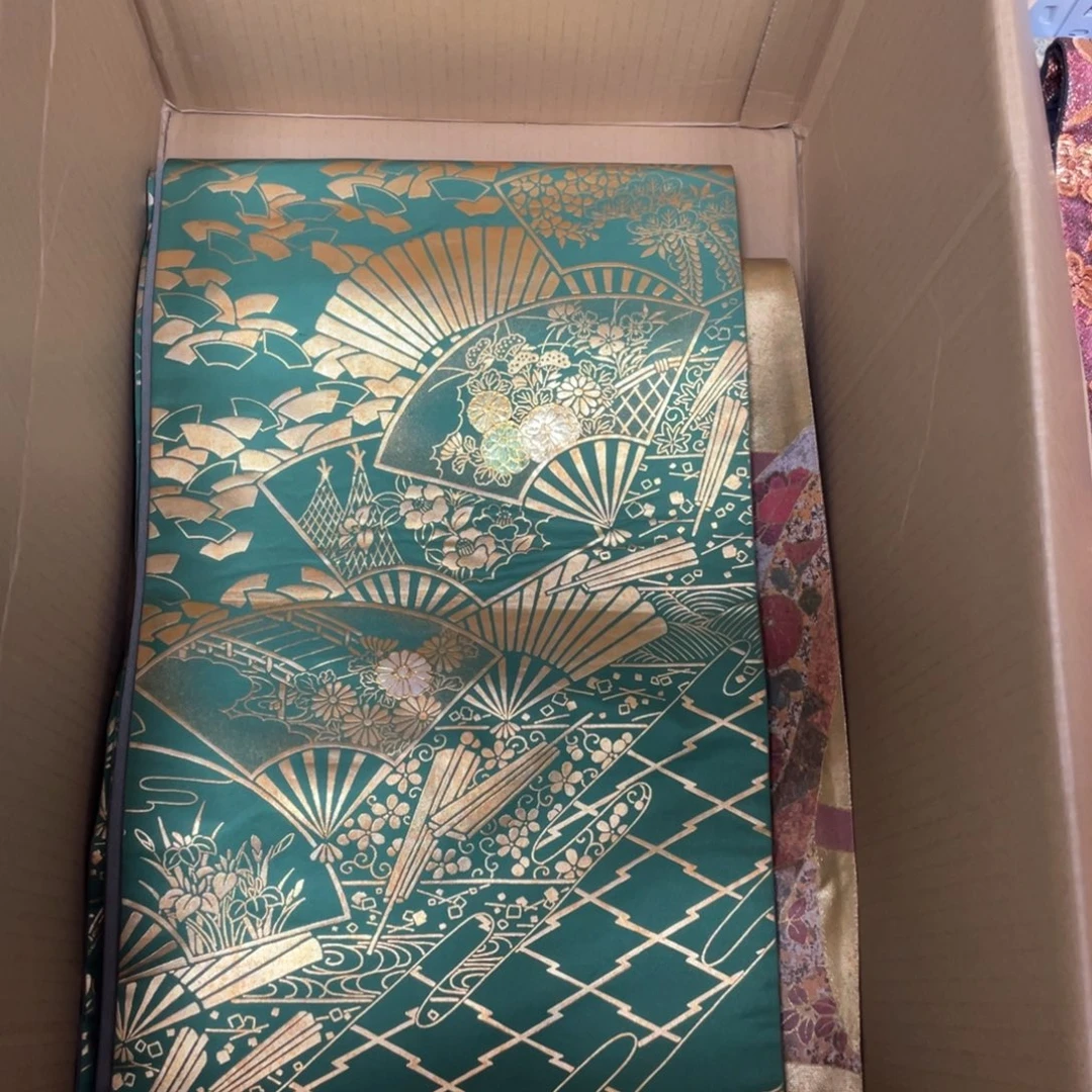 织绣螺钿撒金手绘
