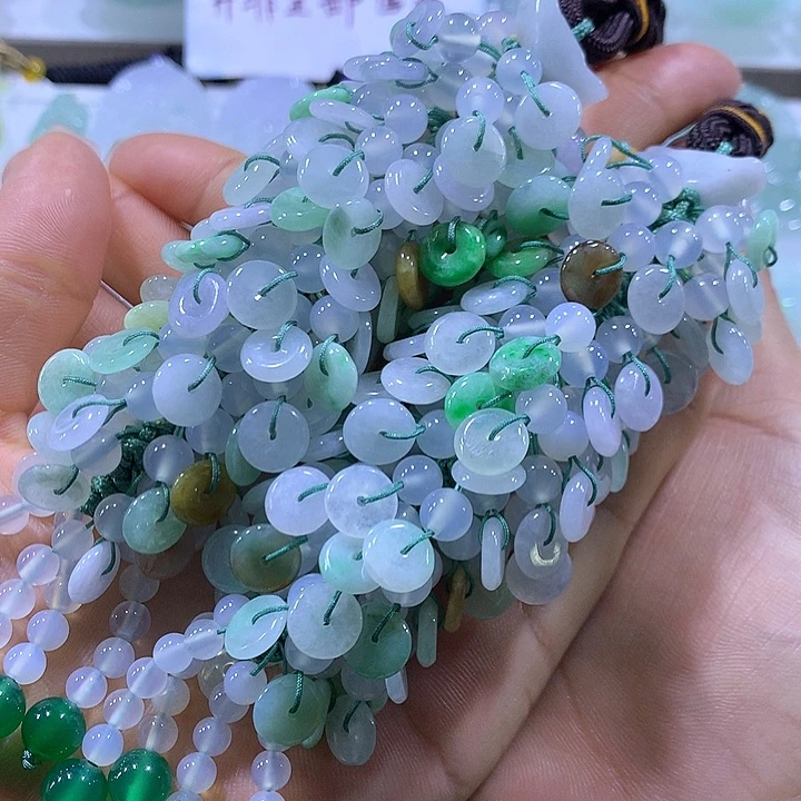 翡翠颈饰未镶嵌天然翡翠A货车挂多样性发货发其一