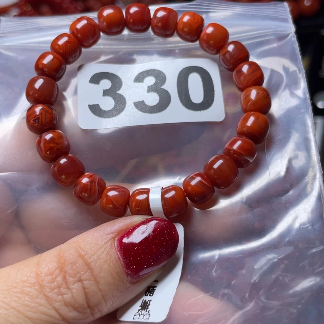 南红玛瑙手链未镶嵌百*。