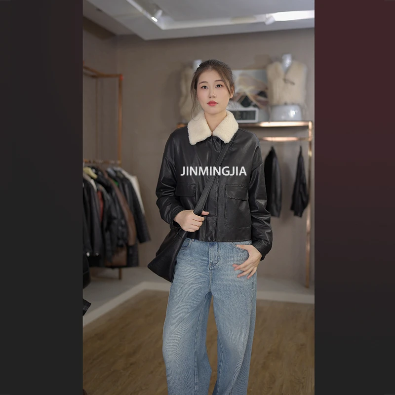 {JINMINGJIA}2025冬季新款超薄全植小羊皮鹅绒羊羔毛领时尚皮衣女