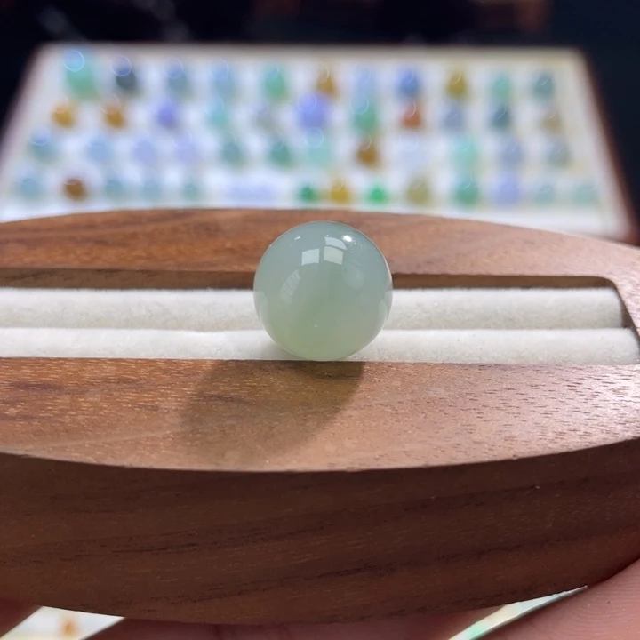 散珠翡翠冰晴圆珠卡12.6mm